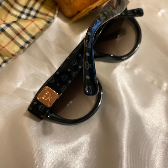 MCM NEW AUTHENTIC Sunglasses Made in Italy. Original Hard Case No Box - Picture 12 of 15